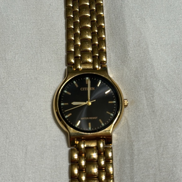 Women’s Citizen Gold Watch - Picture 3 of 7